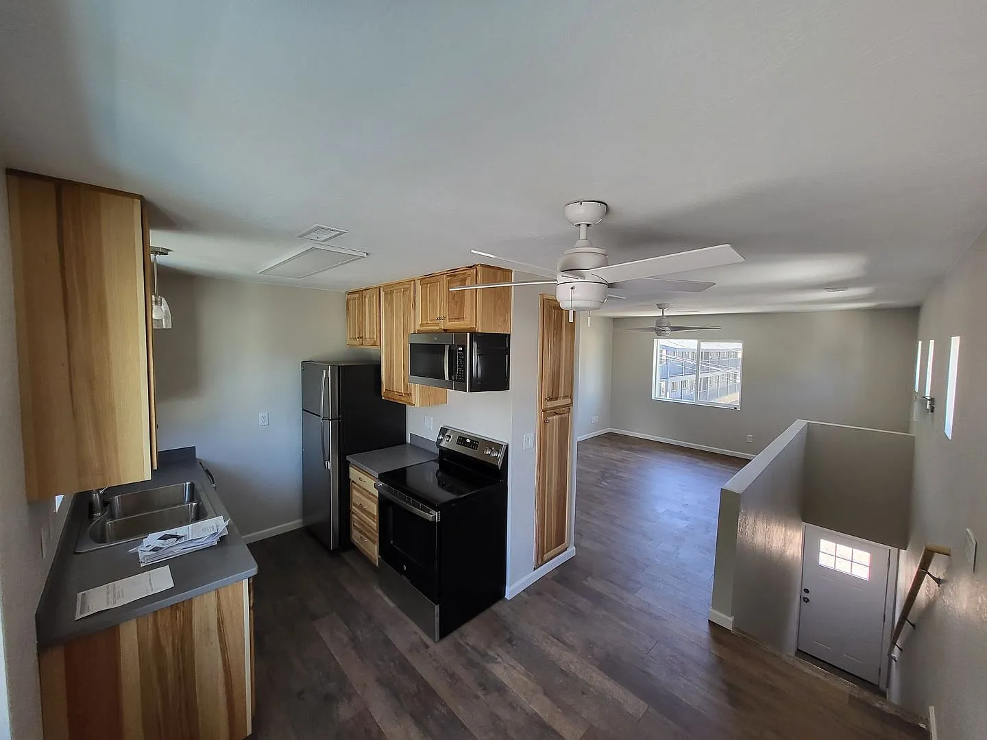 210 N Elden St — Photo 3