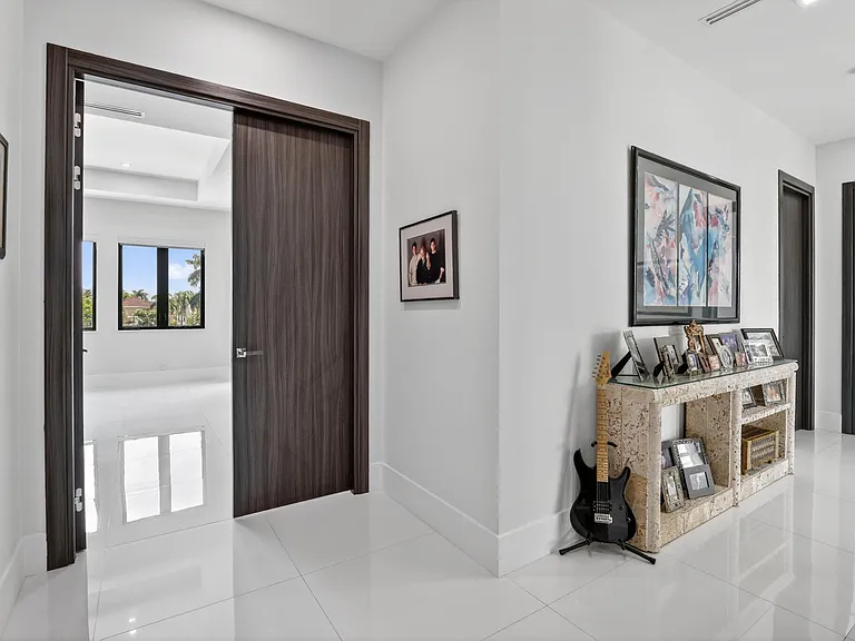 334 Isle Of Capri Dr — Photo 57