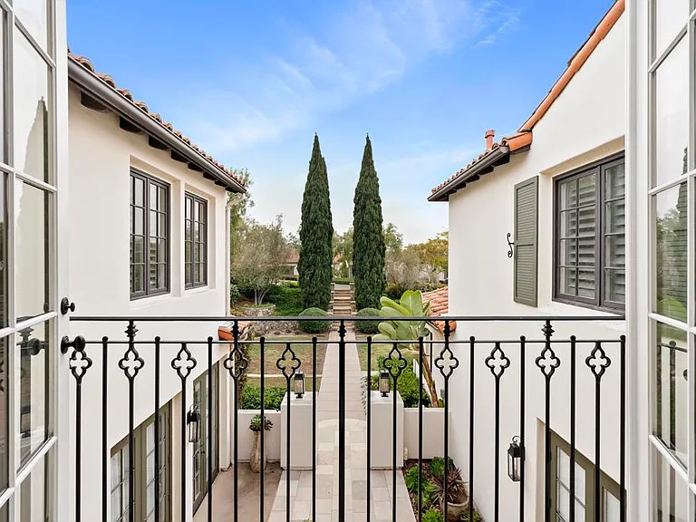 6152 Avenida Del Duque — Photo 10