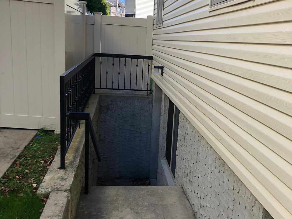 1st image of 219 Carteret St #1