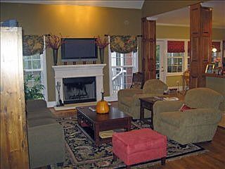 2nd image of 1010 Waterford Ct