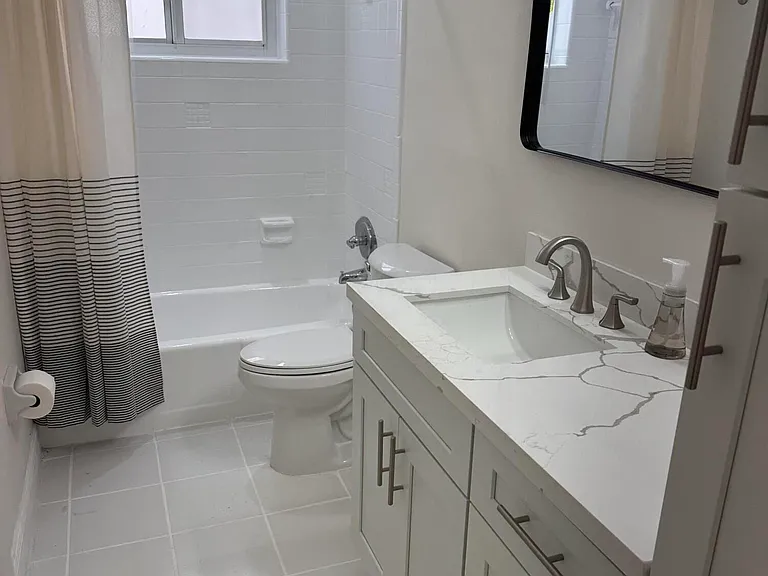 192 SE 27th Ct — Photo 14