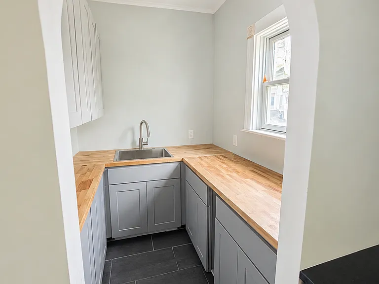 53 Willow Ave #1 — Photo 2