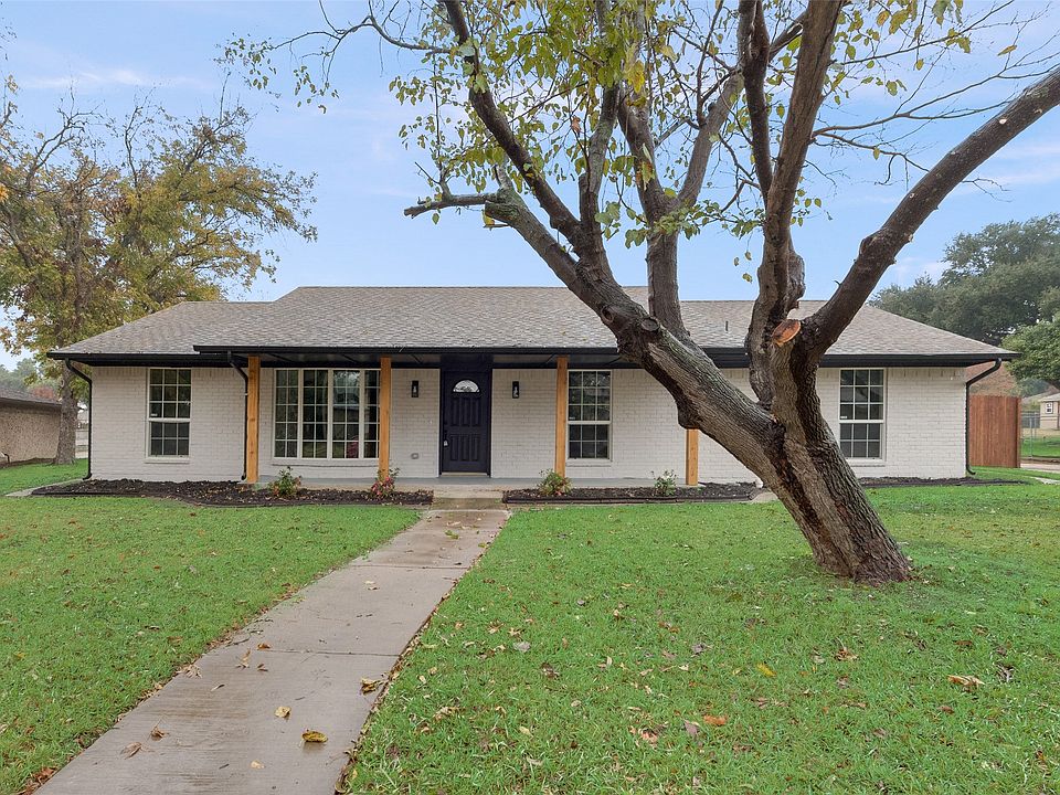1st image of 2102 Huntington Dr