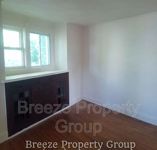 228 Langdon St — Photo 10