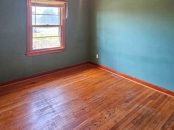 3rd image of 3677 Waterlick Rd