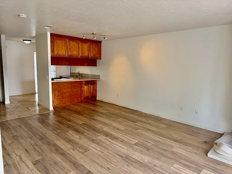 925 Grand Ave #925 — Photo 10