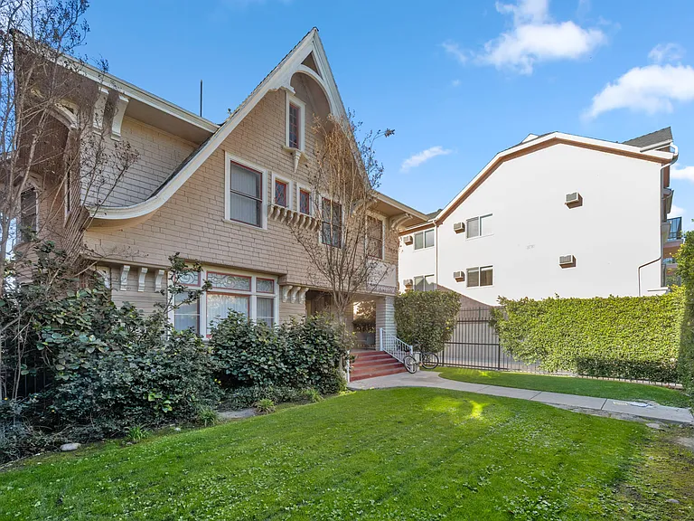 2649 S Ellendale Pl — Photo 24