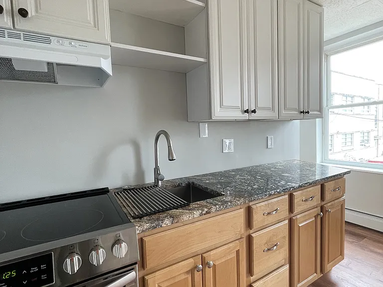 737 Burns St #1 — Photo 4
