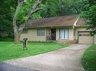 616 Blackhawk St, Weston, MO 64098