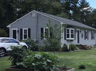 138 Hathaway Rd, Acushnet, MA 02743