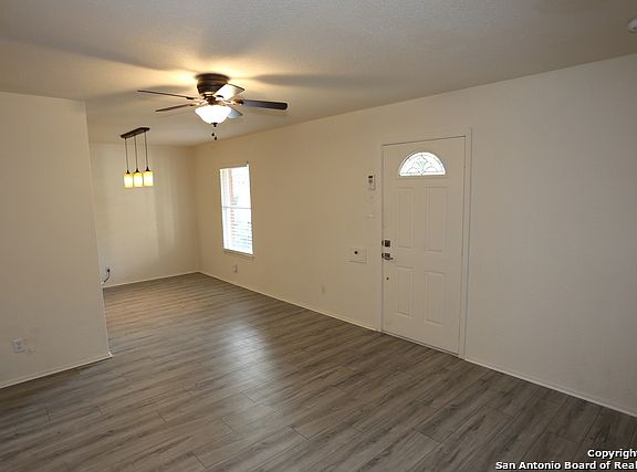 4th image of 2314 E Houston St