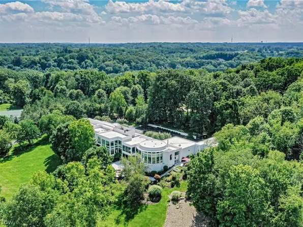 970 Top Of The Hill Rd, Akron, OH 44333
