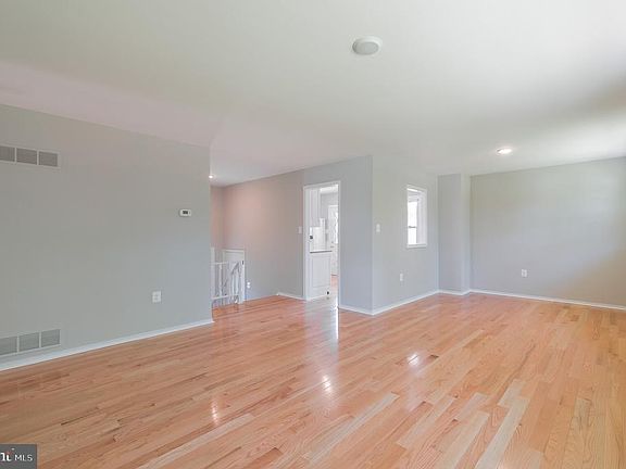 3rd image of 8282 Ahearn Dr