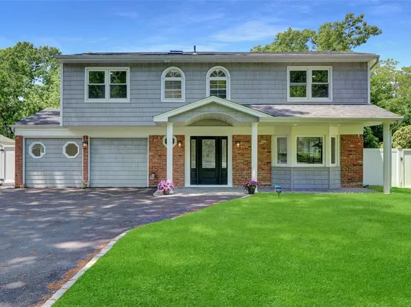 20 Melrose Lane, Commack, NY 11725