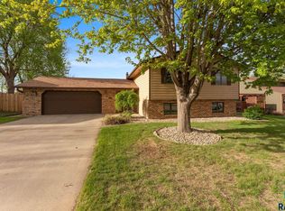 6200 W Oscar Howe Cir, Sioux Falls, SD 57106