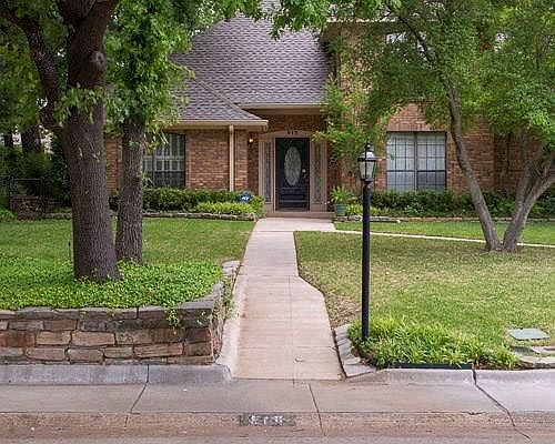 2nd image of 915 Oak Creek Estates Dr
