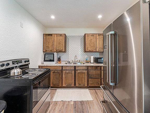 5th image of 1026 Missouri St