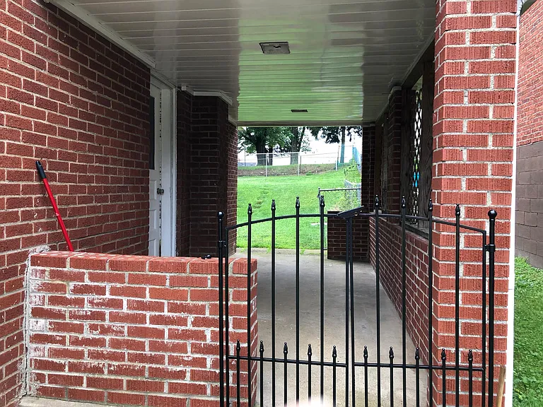 831 Kerry Hill Dr — Photo 14