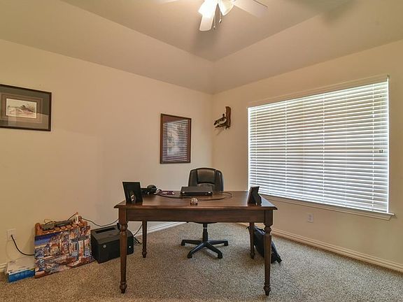 5th image of 612 Creekside Dr