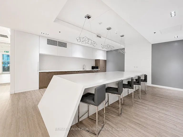 181 Dundas St E #2215 — Photo 23