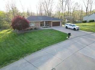 1348 Westwood Hills Dr, Evansville, IN 47720