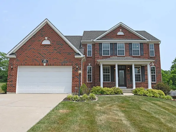 8938 Summer Crest Dr, Cincinnati, OH 45251