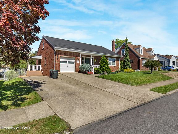 2nd image of 521 Muir Ave