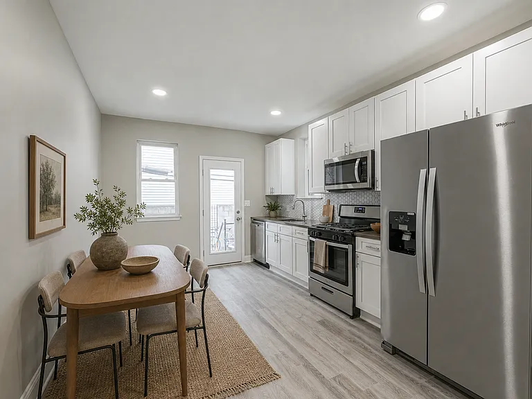 3130 Dickinson St — Photo 2