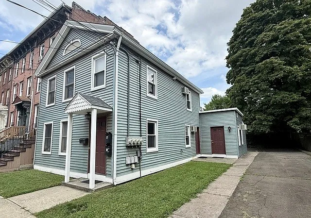 139 Bradley St #B