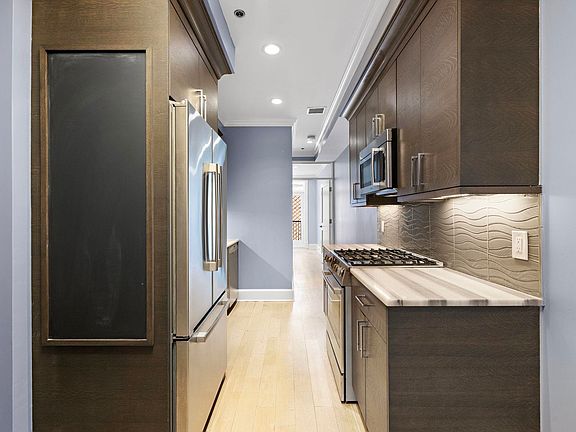 4th image of 500 Jefferson St #3