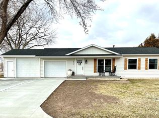 412 E Kildare Dr, Oneill, NE 68763