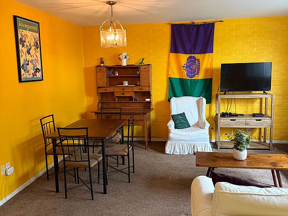 3rd image of 2511 Saint Charles Ave APT 404