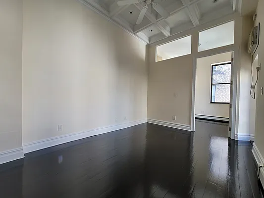 Rented by Julien Aractingi, LREB | media 16