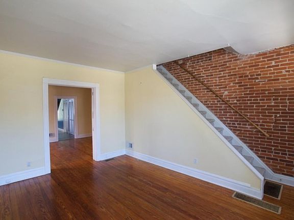 2nd image of 1110 Tamm Ave