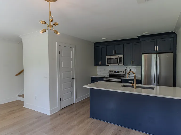 110 Duke St — Photo 12