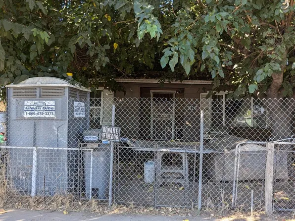 921 S Airport Way, Stockton, CA 95205