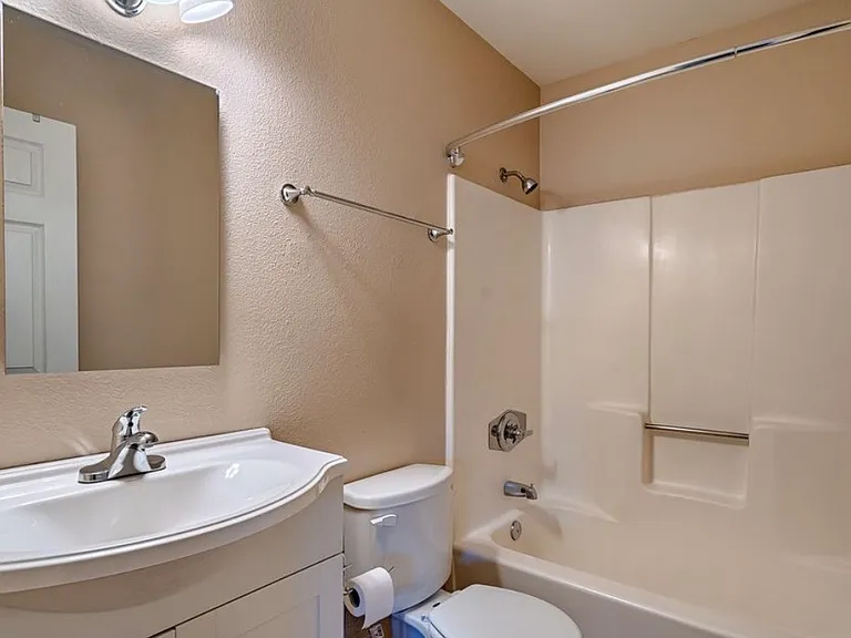 676 Zuni Dr #A — Photo 10