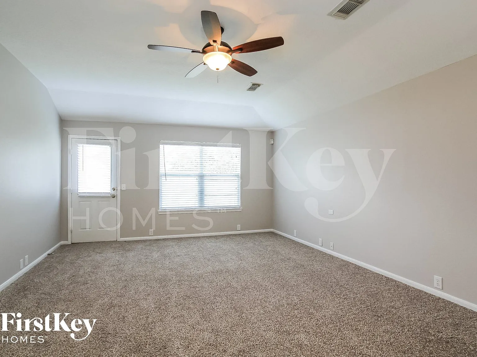 3 bed, 2.0 bath, 1931 sqft, $1,985 — Photo 4