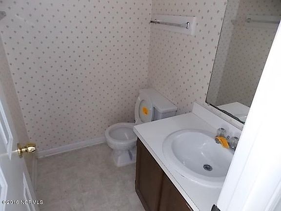 4th image of 305 Kristin Drive