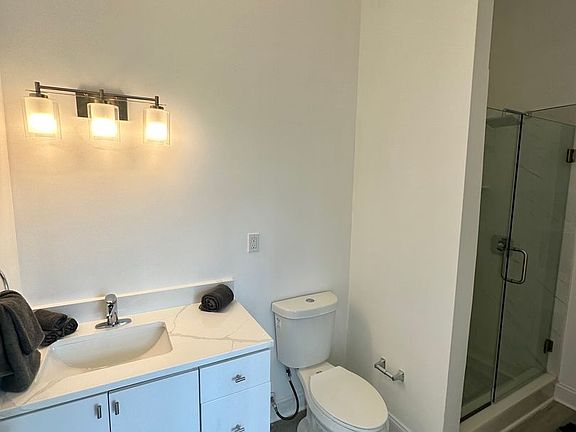 3rd image of 901 Quarry St #418