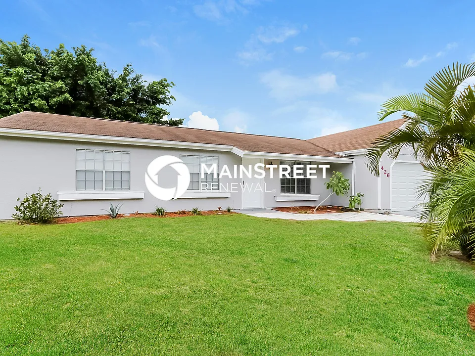 426 SW Eastport Cir