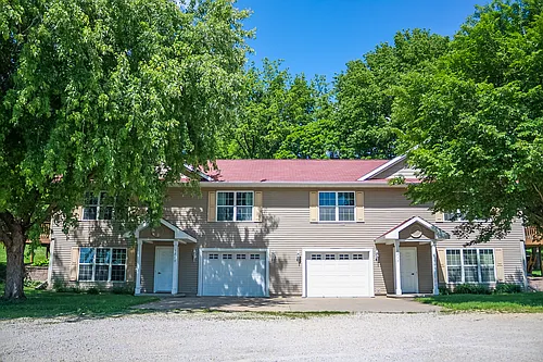 1215 E Bremer Ave Photo 1