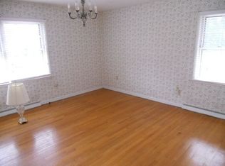 6 Lisa Ln, Troy, NY 12180