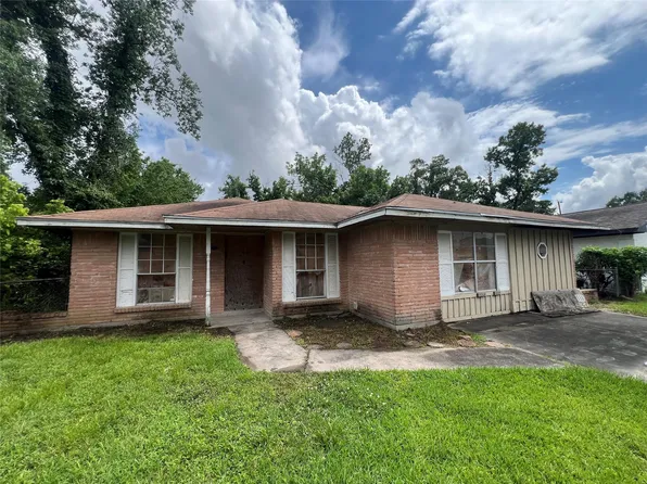 9310 Richland Dr, Houston, TX 77078
