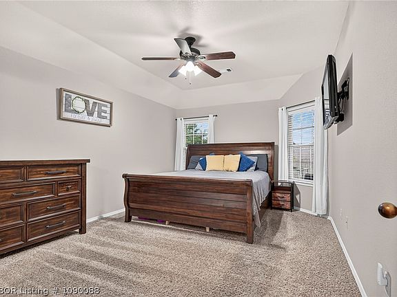 4th image of 1025 Hamilton Cir