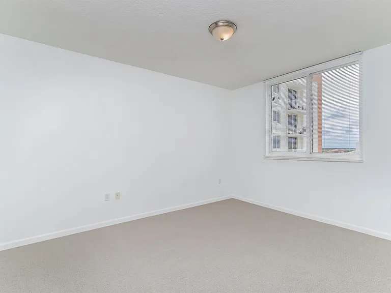 18800 NE 29th Ave #923 — Photo 12