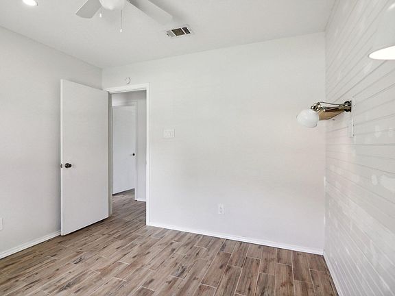 2nd image of 221 Ginger Ln