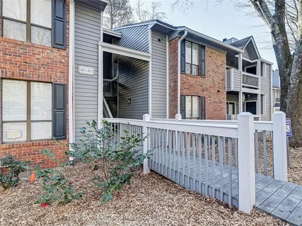 527 Warm Springs Cir, Roswell, GA 30075