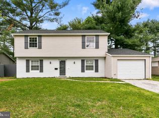 97 Shawmont Ln, Willingboro, NJ 08046